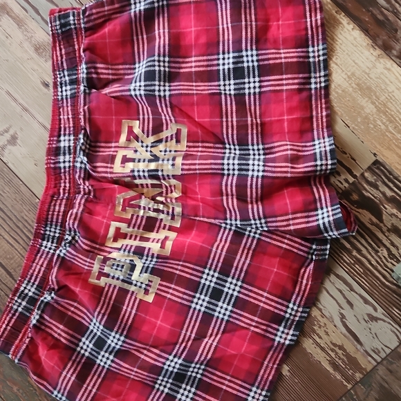 2 pairs VS Pink shorts - Picture 3 of 7